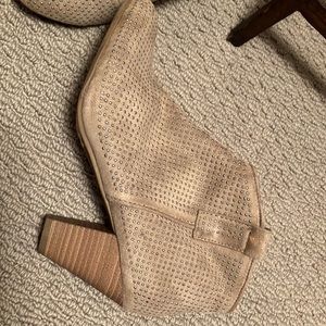 Women’s size 7 bootie with 2 inch heel